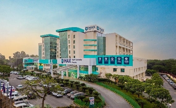 max_hospital_saket_building1-min